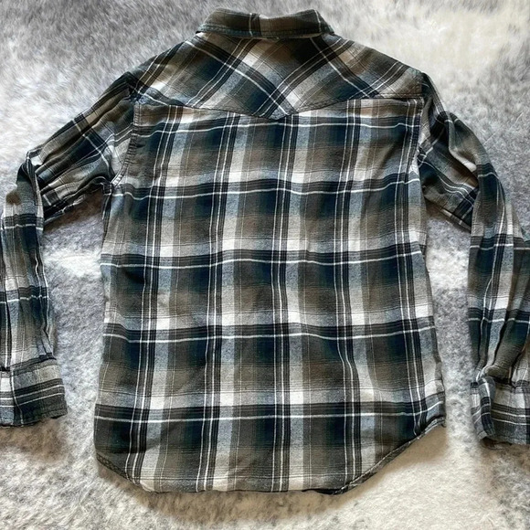 🔥4/$20 Plaid Button Down - Picture 8 of 9